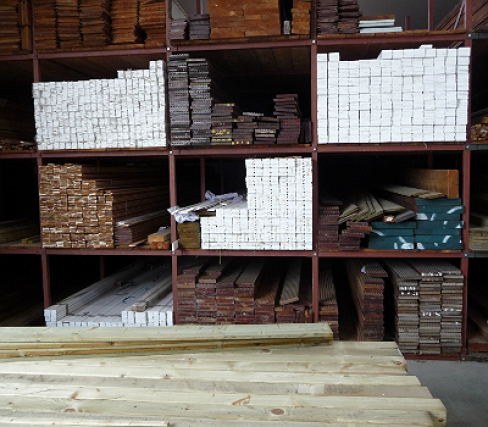 Ruime voorraad aan hout en plaatmaterialen